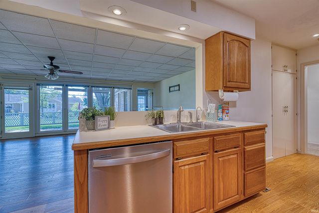 7001 Monroe Avenue, Evansville, IN 47715
