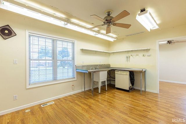 7001 Monroe Avenue, Evansville, IN 47715