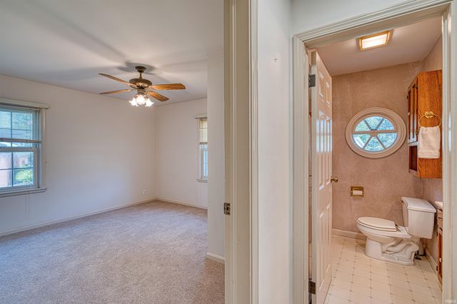 7001 Monroe Avenue, Evansville, IN 47715