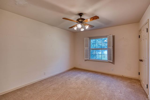 7001 Monroe Avenue, Evansville, IN 47715