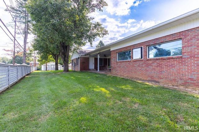 7001 Monroe Avenue, Evansville, IN 47715