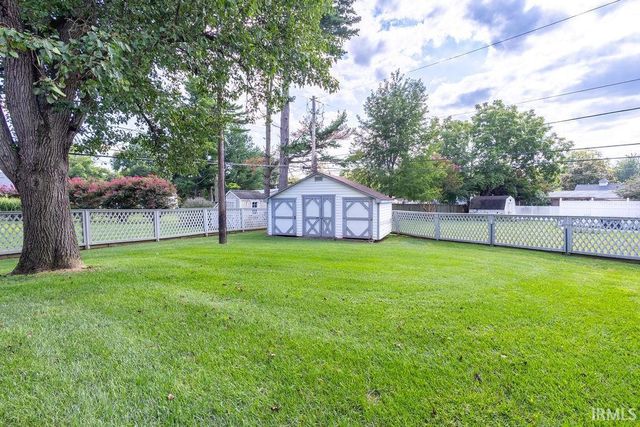 7001 Monroe Avenue, Evansville, IN 47715