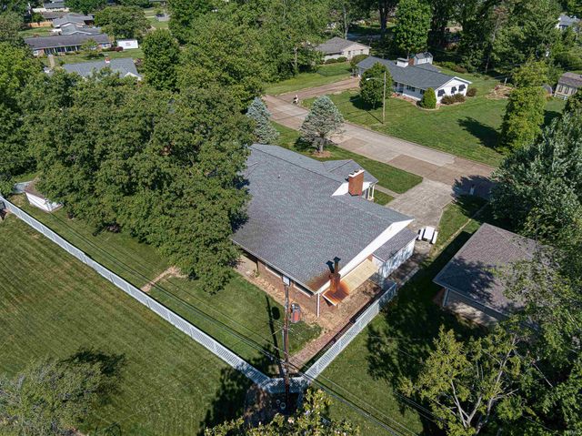 7001 Monroe Avenue, Evansville, IN 47715