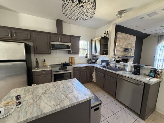 10017 Janet LOOP, Dripping Springs, TX 78620