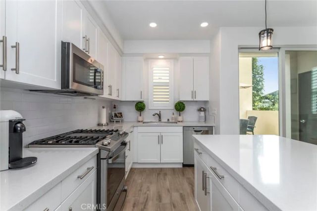 1530 E Thompson Boulevard, Ventura, CA 93001