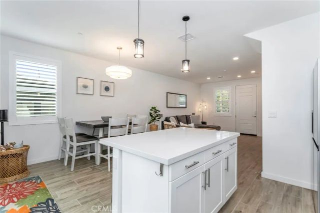 1530 E Thompson Boulevard, Ventura, CA 93001