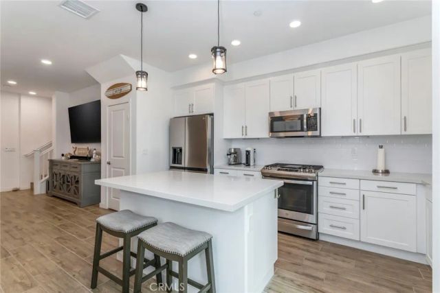 1530 E Thompson Boulevard, Ventura, CA 93001