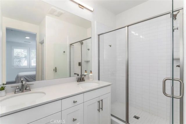 1530 E Thompson Boulevard, Ventura, CA 93001