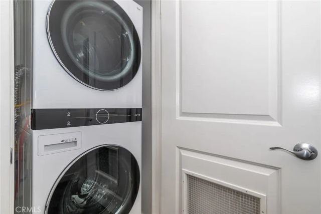 1530 E Thompson Boulevard, Ventura, CA 93001