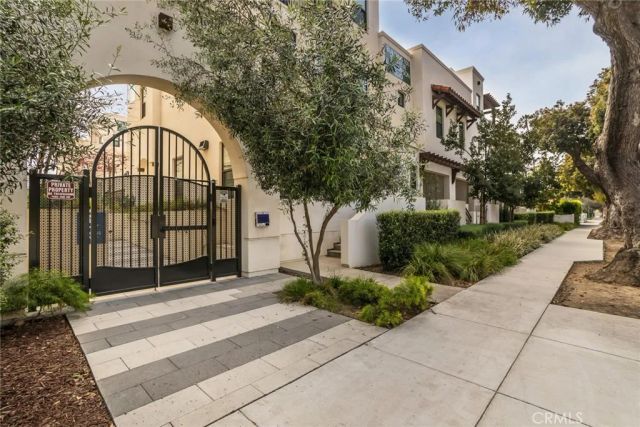 1530 E Thompson Boulevard, Ventura, CA 93001