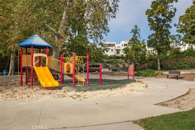 1530 E Thompson Boulevard, Ventura, CA 93001