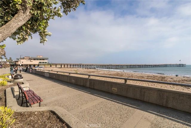 1530 E Thompson Boulevard, Ventura, CA 93001