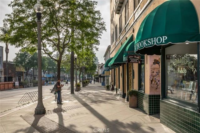 1530 E Thompson Boulevard, Ventura, CA 93001