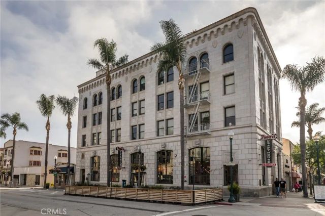 1530 E Thompson Boulevard, Ventura, CA 93001