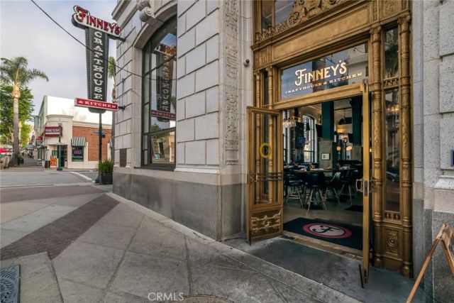 1530 E Thompson Boulevard, Ventura, CA 93001