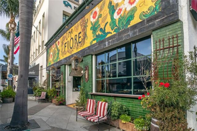 1530 E Thompson Boulevard, Ventura, CA 93001