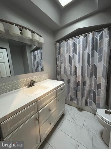 549 E SANGER ST, Philadelphia, PA 19120