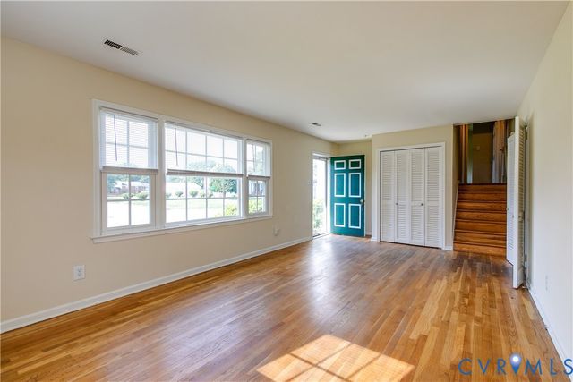 9275 Rappahannock Trl, Ashland, VA 23005