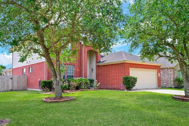 1030 Riverwood Drive, Dickinson, TX 77539