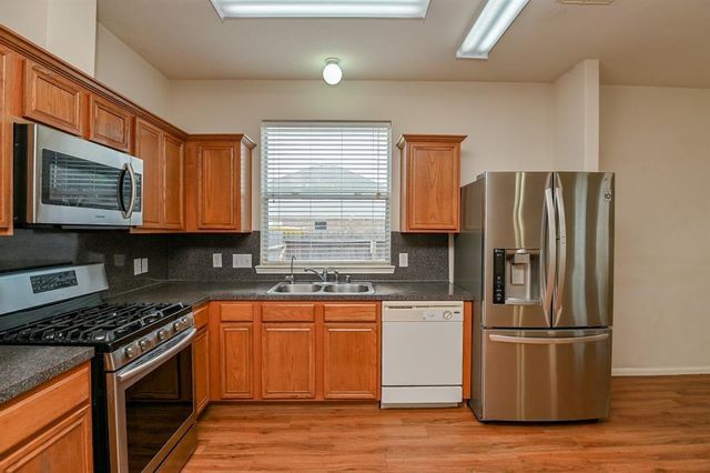 1030 Riverwood Drive, Dickinson, TX 77539