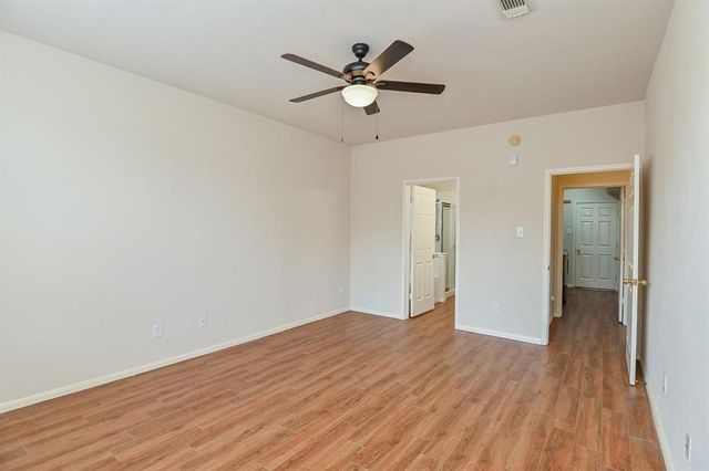 1030 Riverwood Drive, Dickinson, TX 77539