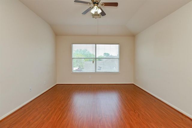 1030 Riverwood Drive, Dickinson, TX 77539