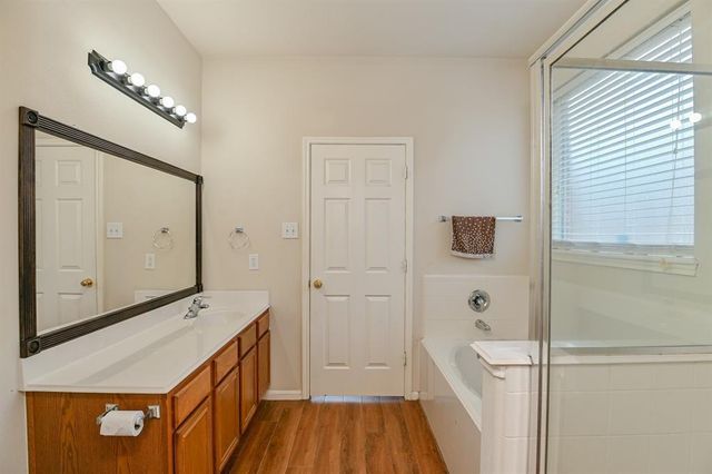 1030 Riverwood Drive, Dickinson, TX 77539