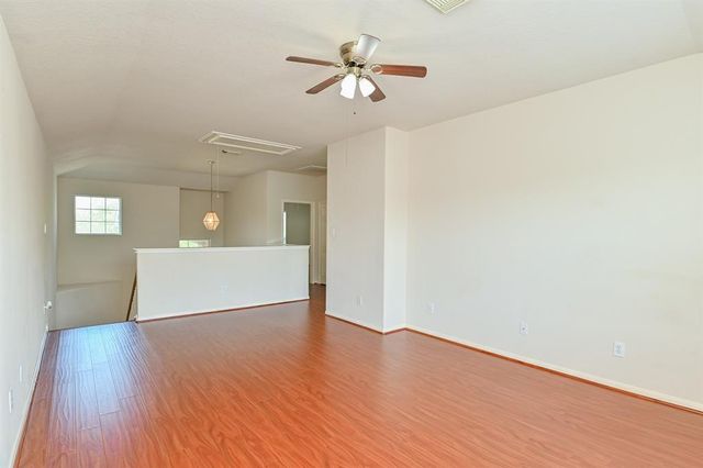 1030 Riverwood Drive, Dickinson, TX 77539