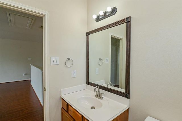 1030 Riverwood Drive, Dickinson, TX 77539