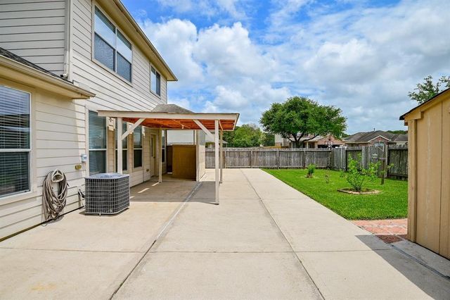 1030 Riverwood Drive, Dickinson, TX 77539