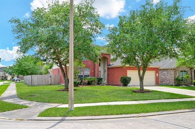 1030 Riverwood Drive, Dickinson, TX 77539