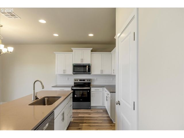 410 S Elm St, Yamhill, OR 97148