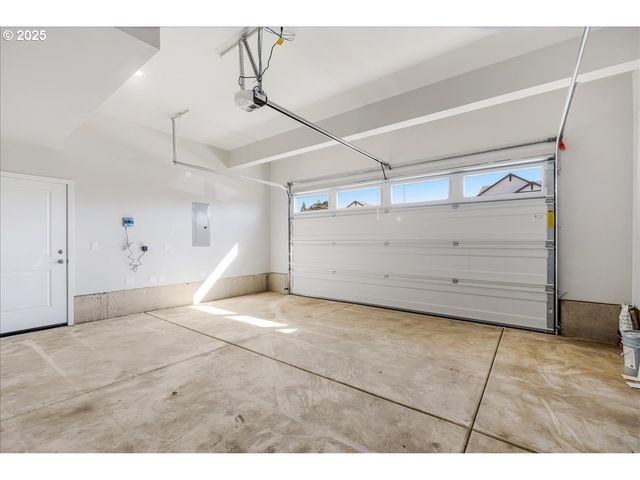 410 S Elm St, Yamhill, OR 97148