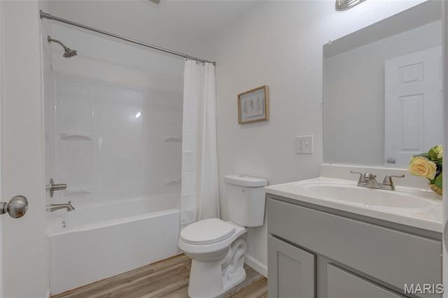 133 E Alton Avenue, East Alton, IL 62024
