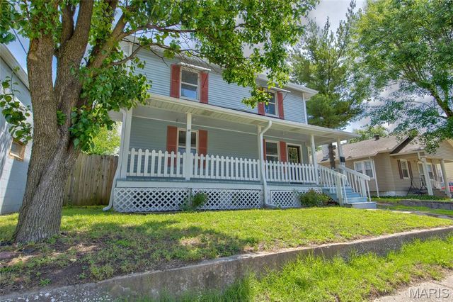 133 E Alton Avenue, East Alton, IL 62024
