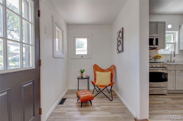 133 E Alton Avenue, East Alton, IL 62024