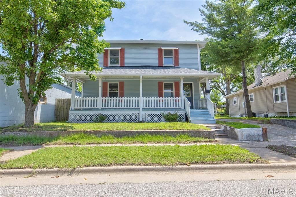 133 E Alton Avenue, East Alton, IL 62024