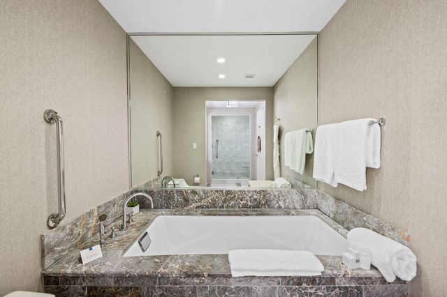 551 N FORT LAUDERDALE BEACH Boulevard H614, Fort Lauderdale, FL 33304