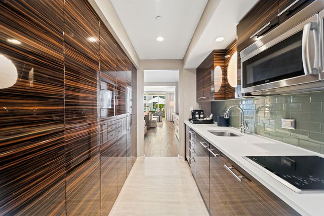 551 N FORT LAUDERDALE BEACH Boulevard H614, Fort Lauderdale, FL 33304