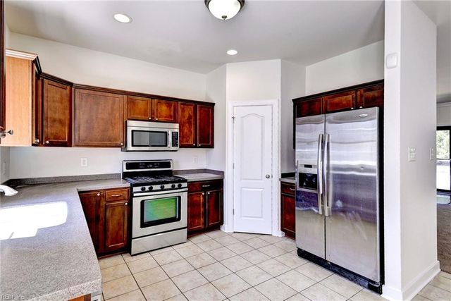 225 Quarterpath RD, Williamsburg, VA 23185