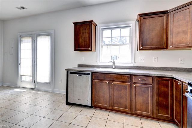 225 Quarterpath RD, Williamsburg, VA 23185