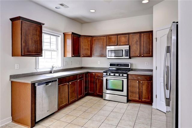 225 Quarterpath RD, Williamsburg, VA 23185