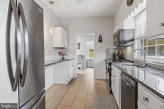 11 FRANKLIN AVE, Flourtown, PA 19031