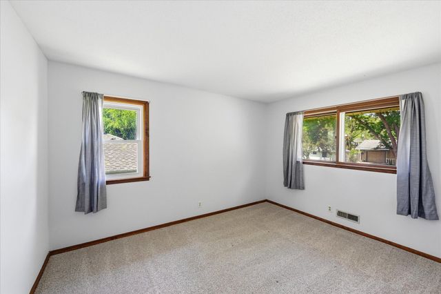 8142 Homestead Avenue S, Cottage Grove, MN 55016