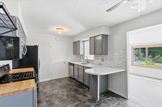 8142 Homestead Avenue S, Cottage Grove, MN 55016