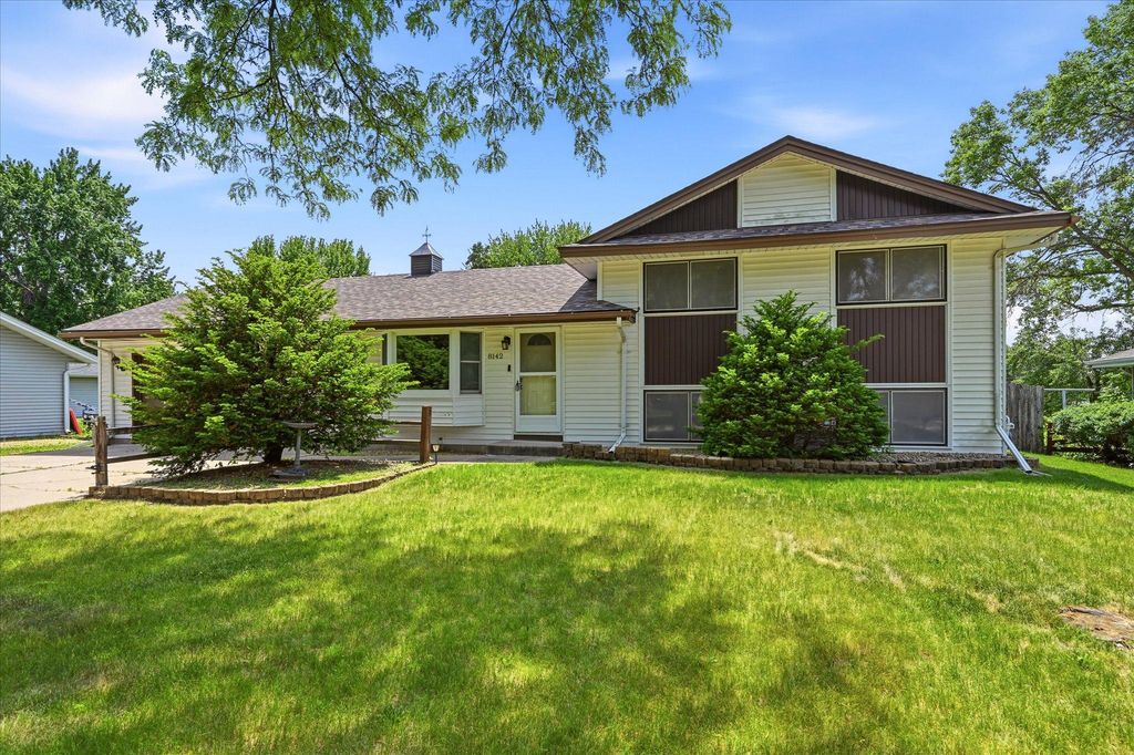 8142 Homestead Avenue S, Cottage Grove, MN 55016