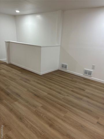 16814 San Juan San Juan Drive, Detroit, MI 48221