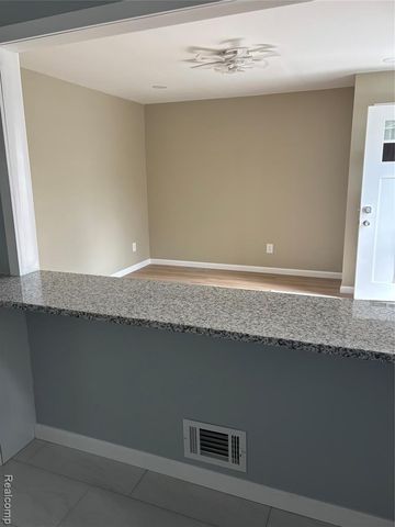 16814 San Juan San Juan Drive, Detroit, MI 48221