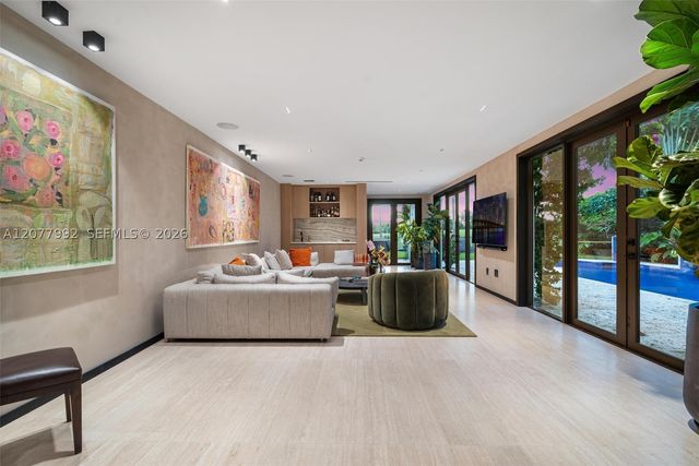 5170 La Gorce Dr, Miami Beach, FL 33140