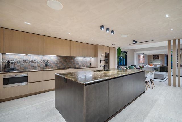 5170 La Gorce Dr, Miami Beach, FL 33140